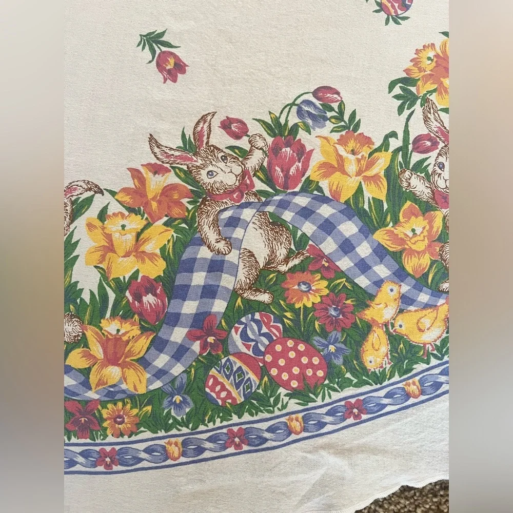 VTG 1993 EASTER BUNNY CHICK TABLECLOTH FASHION INDUSTRIES FLOWERS EGGS 82x60 B35